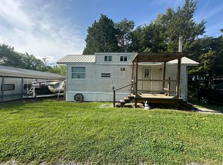 1889 Oak Grove Rd, Dandridge, TN 37725