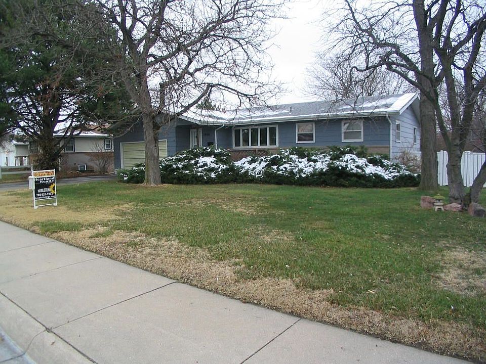 1st image of 2906 Hillcrest Dr