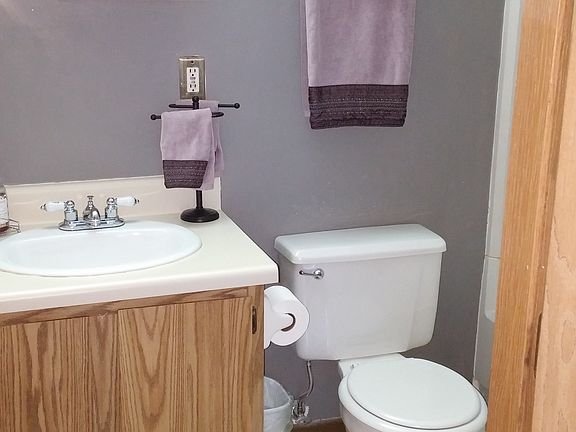 Second floor/main bath