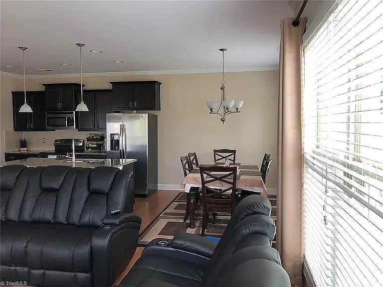 4031 Canterwood Dr — Photo 8