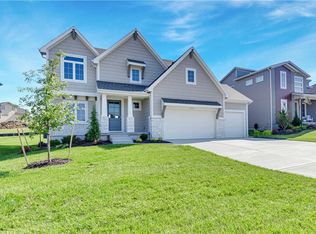 21902 W 99th Ter, Lenexa, KS 66220