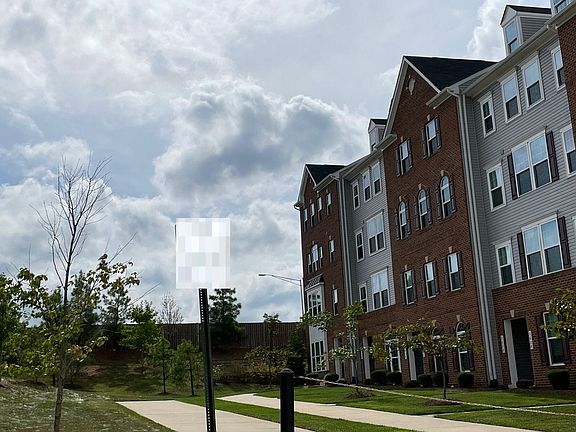 3rd image of 3636 Briarwood Dr