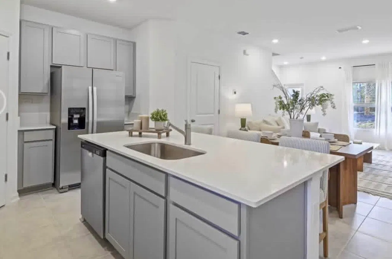 3 bed, 2.5 bath, 1433 sqft, $1,950 — Photo 3