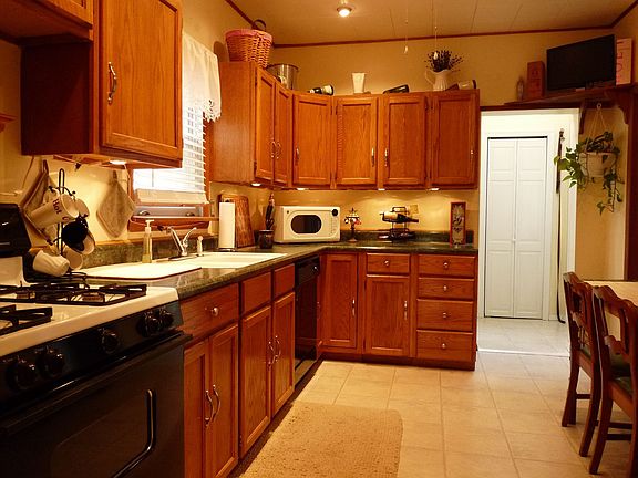2nd image of 70 Glen Ave