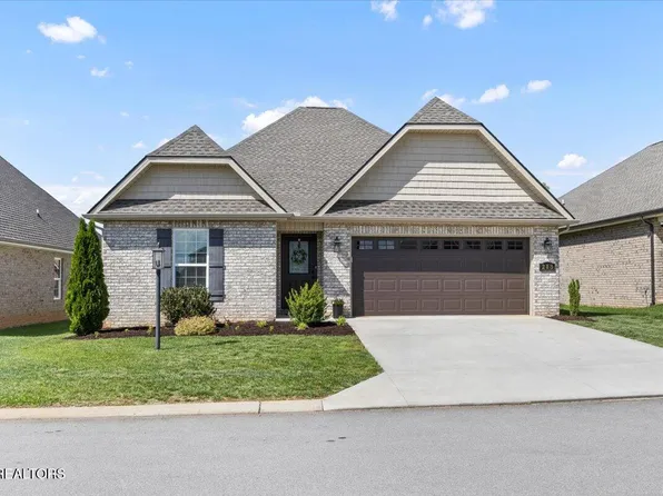 213 Sand Hills Dr, Maryville, TN 37801