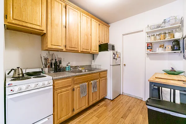 Rented by City Connections Realty | media 19