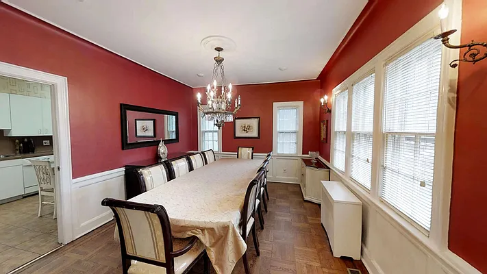 Sold by Behfar Team LLC | media 18