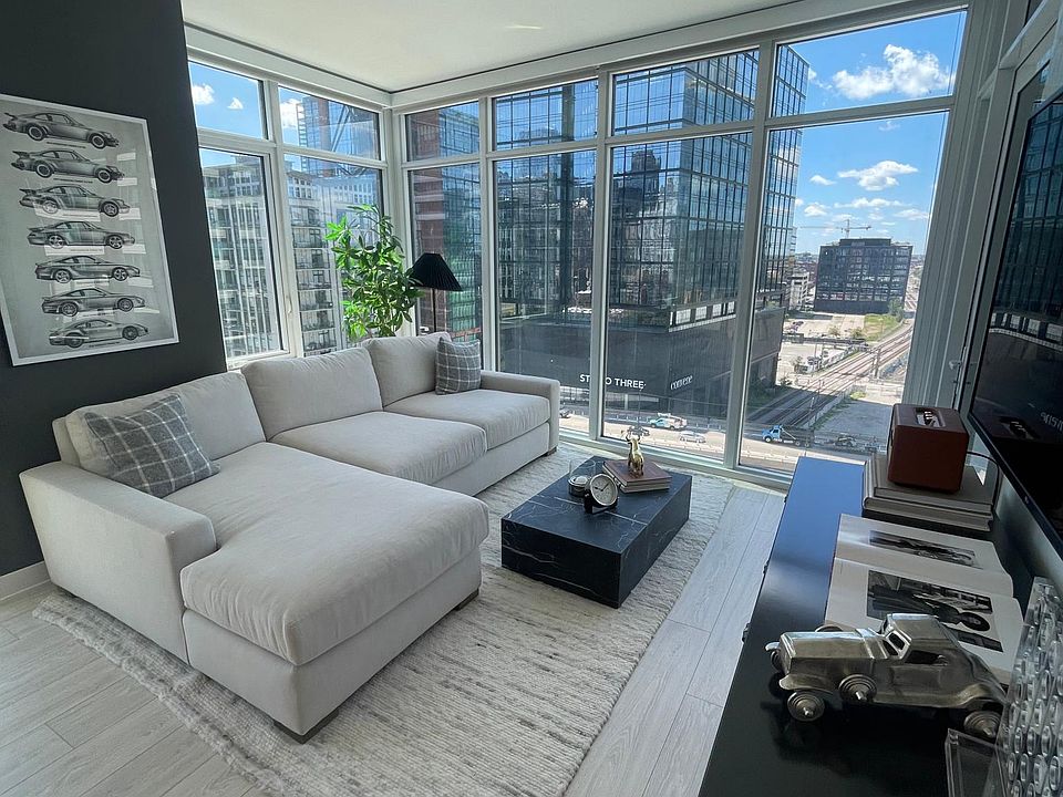 1st image of 616 W Fulton St #D1