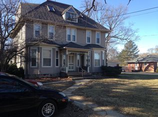 1023 N Seminary Ave APT 6, Woodstock, IL 60098