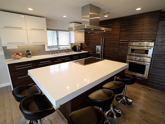 2nd image of 1034 Koelle Blvd #2