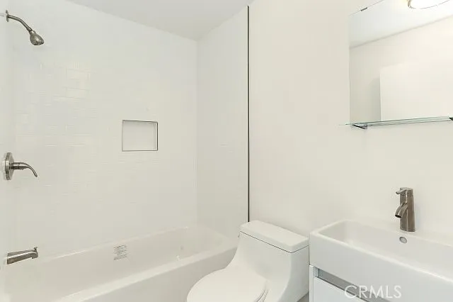 6745 Laurel Canyon Blvd #203 — Photo 6