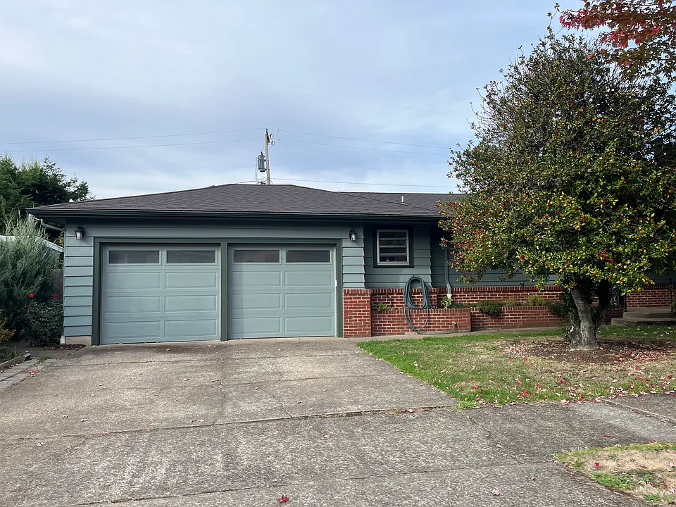 887 W 18th Pl