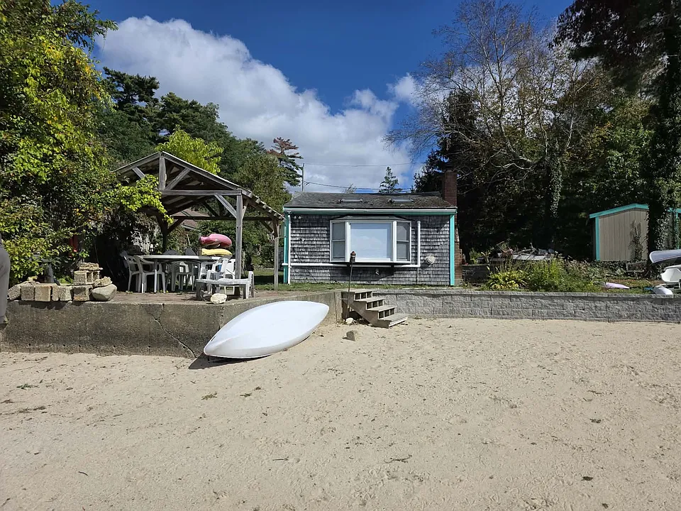 9 Sheila Rd