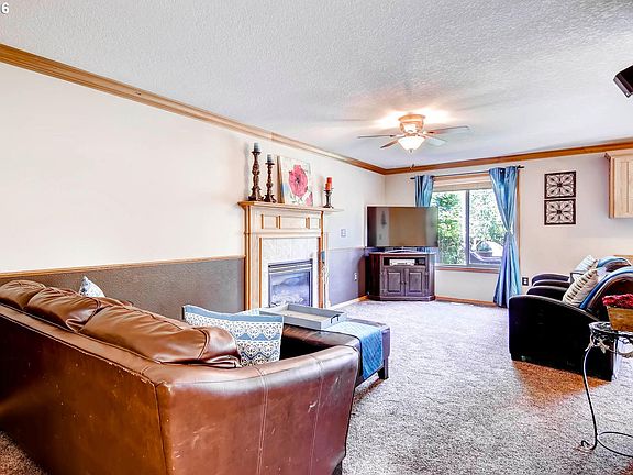 5th image of 2519 NE 176th Ave