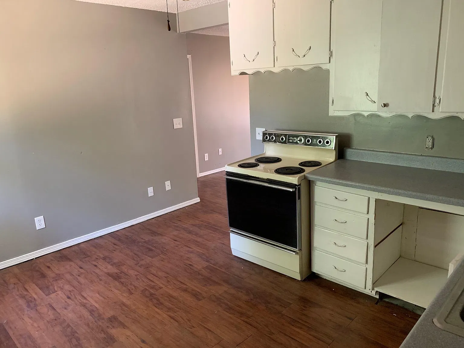3 bed, 1100 sqft, $1,200 — Photo 4