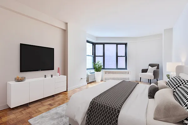 Rented by Manhattan Realty Group | media 9