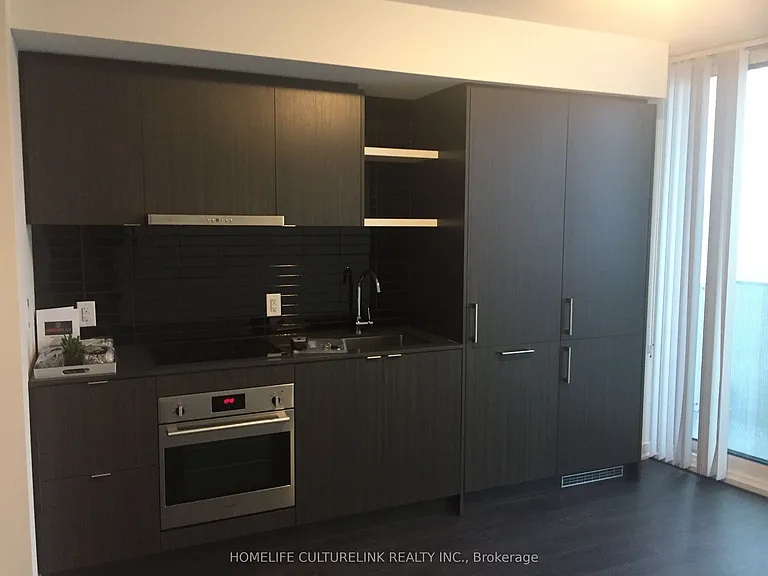 100 Harbour St #3908 — Photo 2