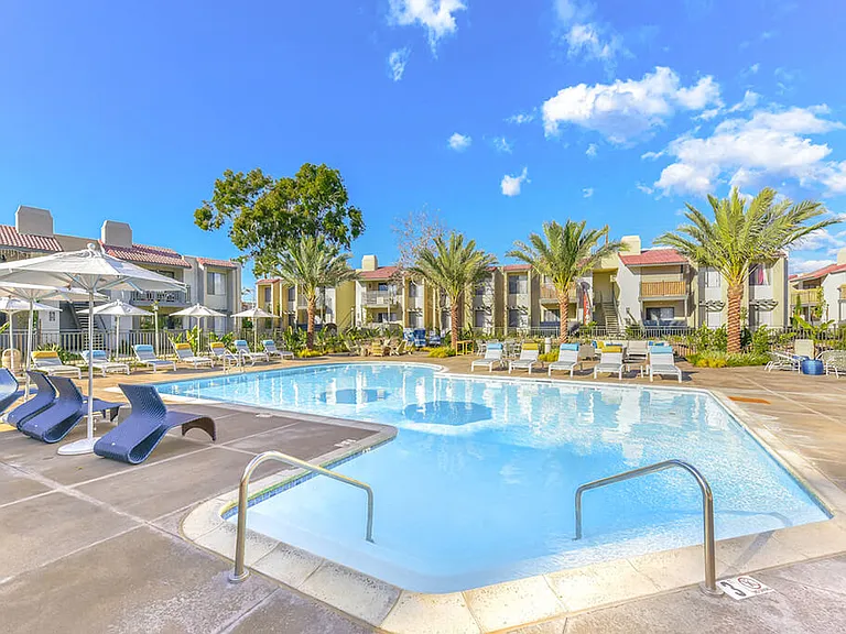 Santee Villas — Photo 1
