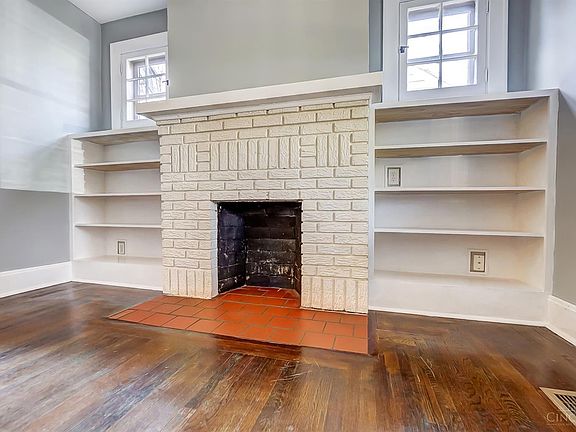 5th image of 3699 Saybrook Ave