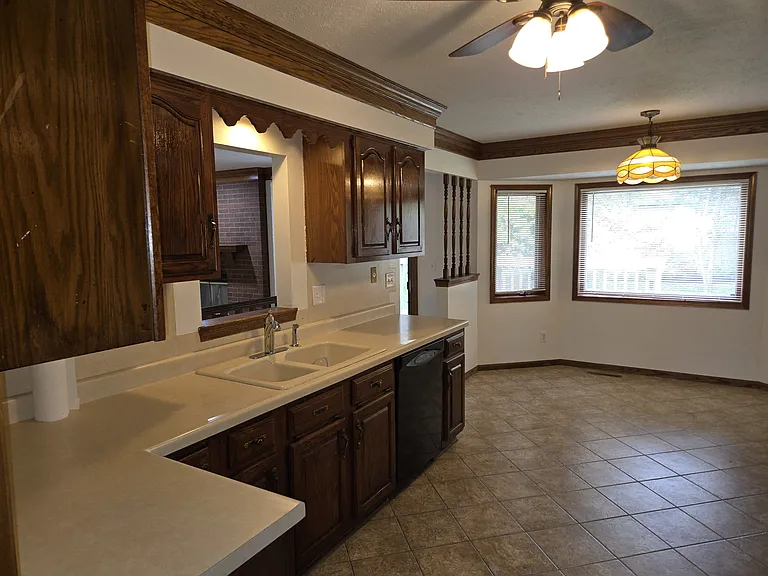 3802 Gnarl Tree Ln — Photo 10