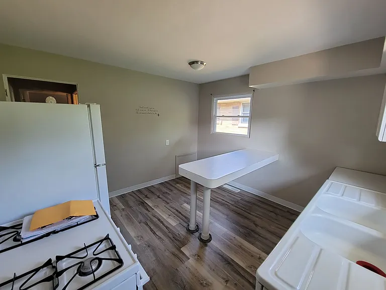 1308 Chestnut St — Photo 3