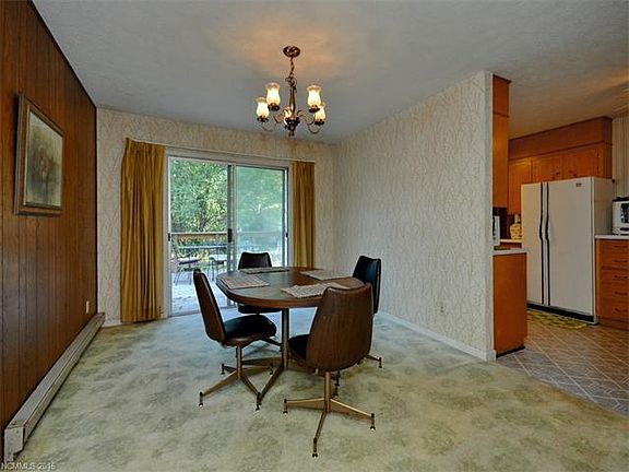 3rd image of 3242 Magnolia Dr