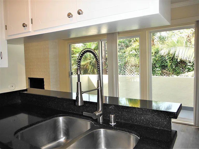 3615 Greenfield Ave #4 — Photo 8