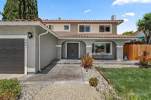 3661 Slopeview Dr Photo 1