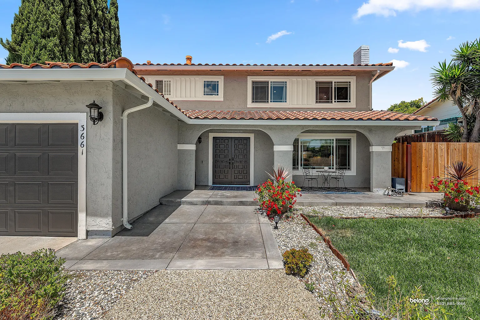 3661 Slopeview Dr photo 1