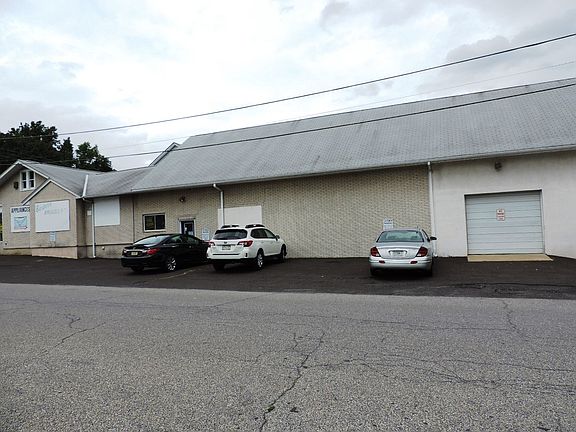 4th image of 437 W Bridge St