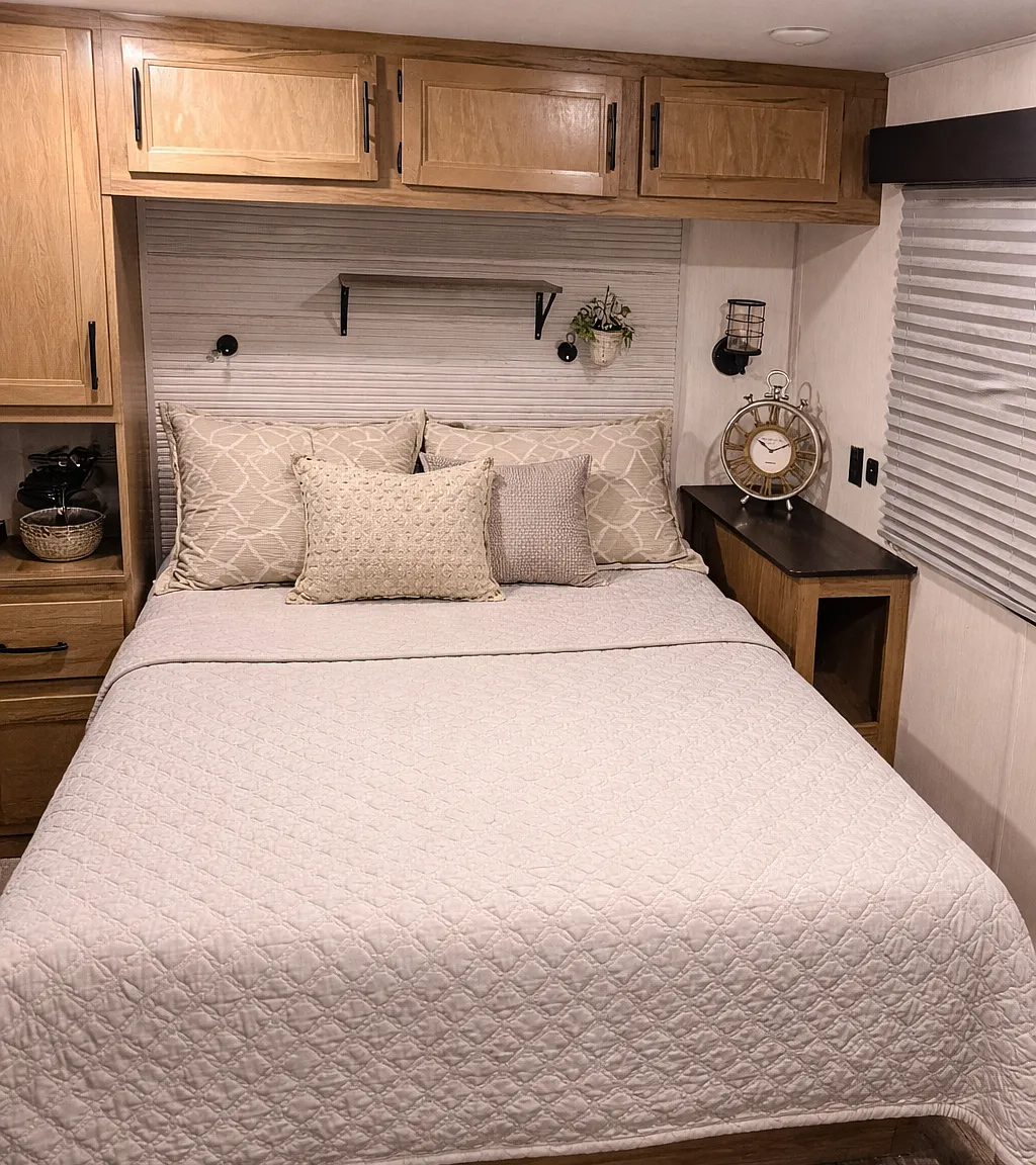 1 bed, 1000 sqft, $1,750 — Photo 1