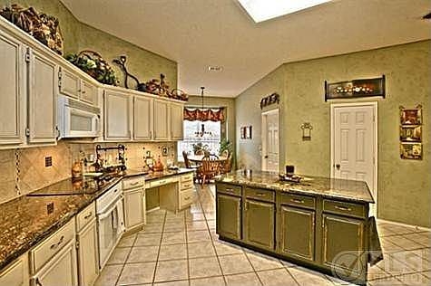 3rd image of 501 Pin Oak Trl