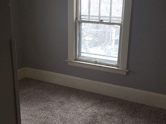 2nd image of 1041 Jefferson Ave #2