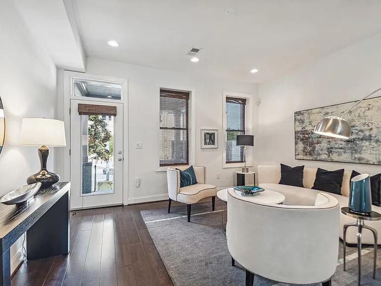 1340 Park Rd NW — Photo 3