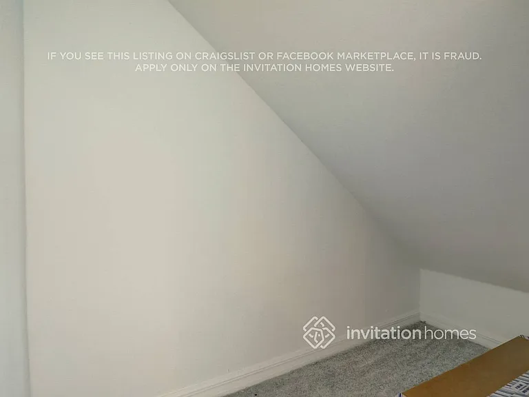 1927 E Landings Way — Photo 8