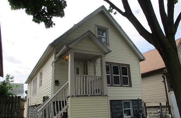 2nd image of 1919 W Grant St #1921