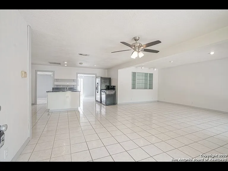 6715 Crosswell — Photo 2