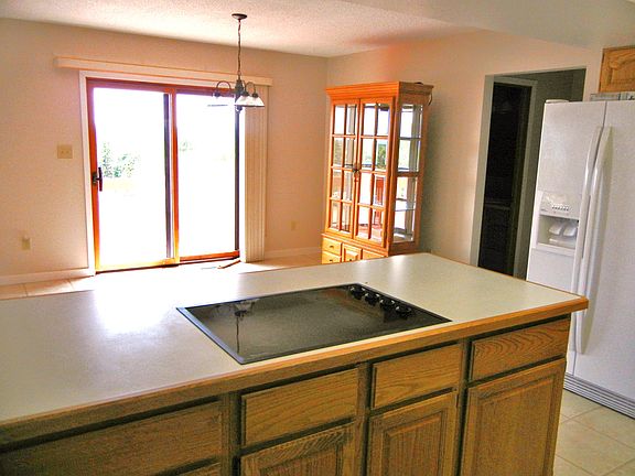 Kitchen Dining Area