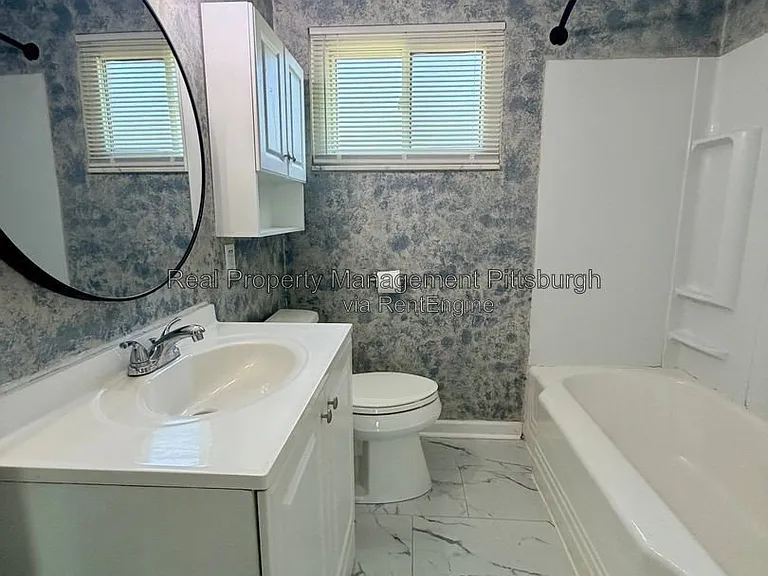 7802 Noblestown Rd — Photo 11