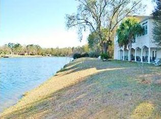 120 Ashton Ln, Kingsland, GA 31548