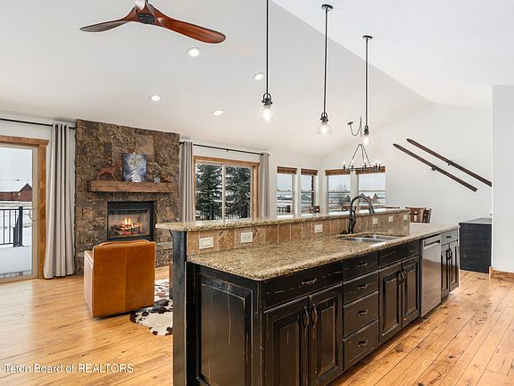 2nd image of 1035 River Meadows Dr