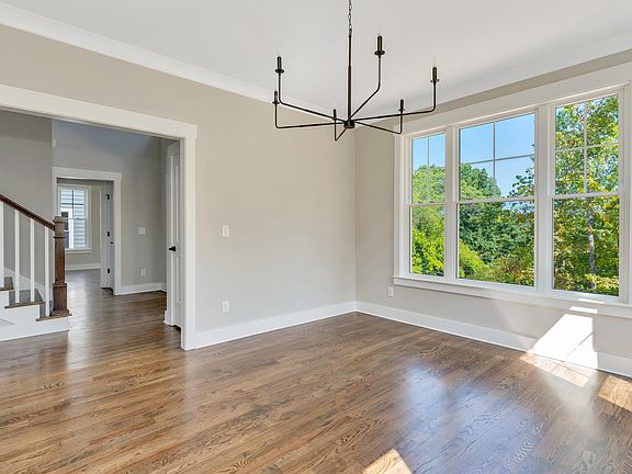 4th image of 1212 Clermont Dr