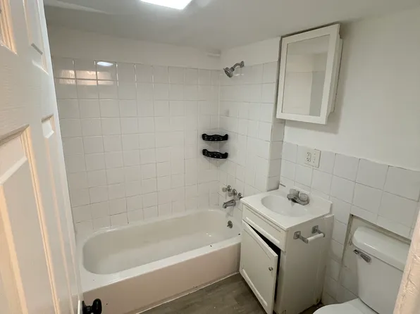 (undisclosed Address), Chicago, IL 60623