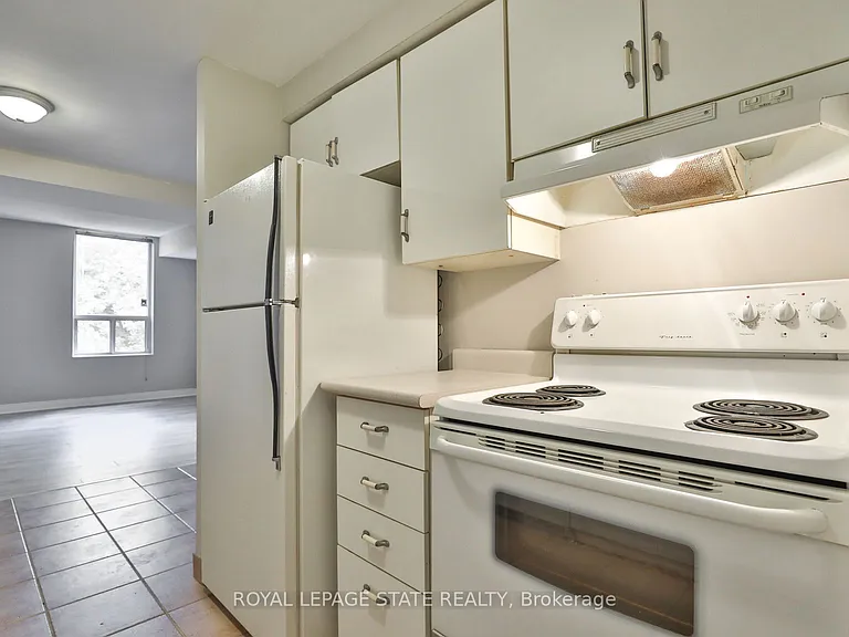 400 York Blvd #208 — Photo 15