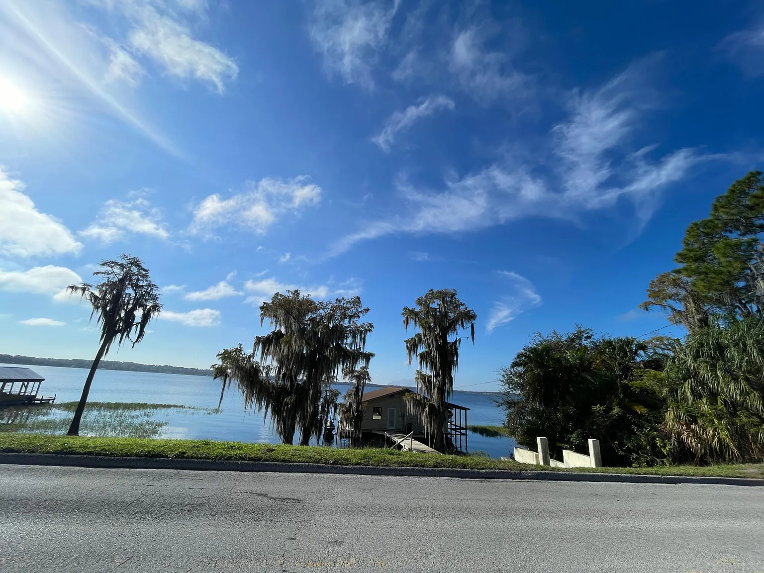 3 bed, 2.5 bath, 2124 sqft, $2,500 — Photo 3