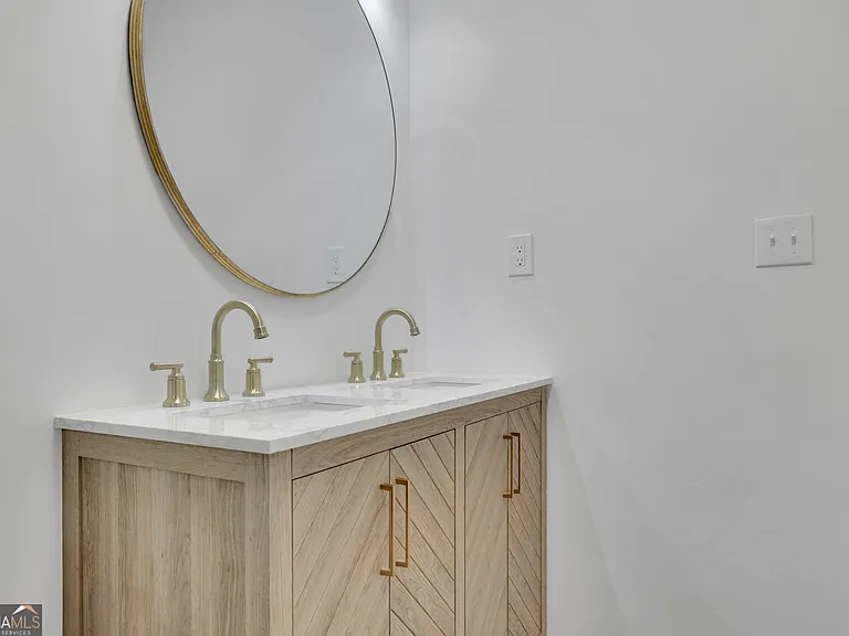 808 S Park Dr SE — Photo 20
