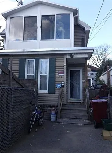 217 Cross St Photo 1