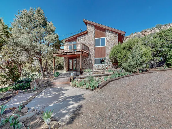 11 Gores Ln, Tijeras, NM 87059