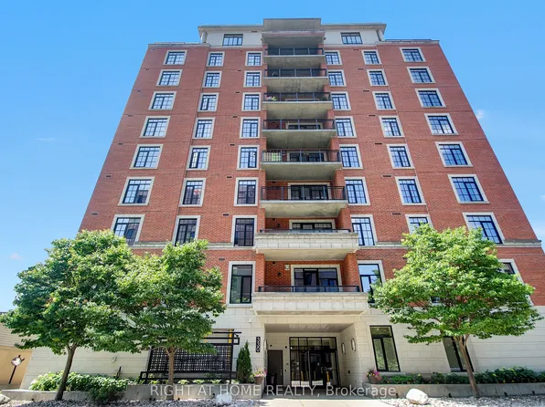 330 Loretta Ave S #810, Ottawa, ON K1S 4E8
