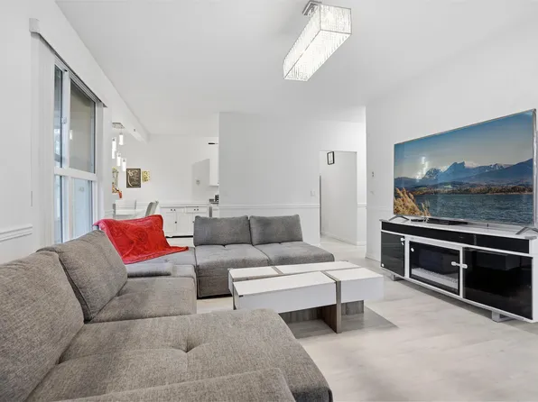 14981 101a Ave #110, Surrey, BC V3R 0T1